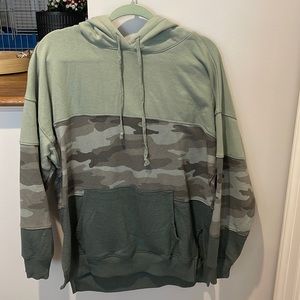 Camo sweatshirt